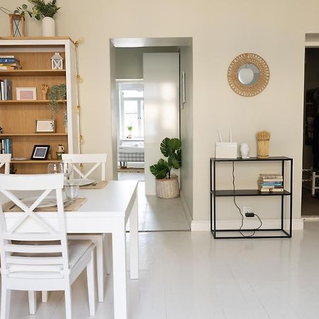 2Ndhomes Bright & Modern 1Br Home In Ullanlinna ヘルシンキ エクステリア 写真