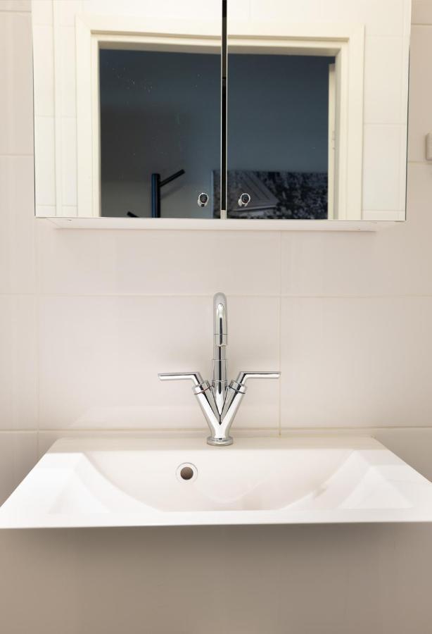 2Ndhomes Bright & Modern 1Br Home In Ullanlinna ヘルシンキ エクステリア 写真