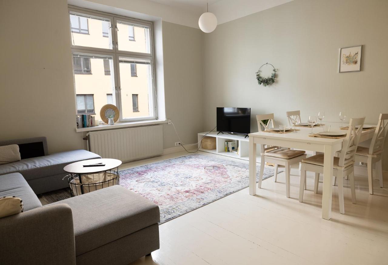 2Ndhomes Bright & Modern 1Br Home In Ullanlinna ヘルシンキ エクステリア 写真